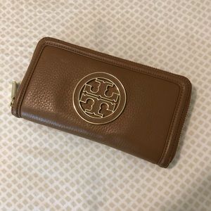 Tory Burch wallet